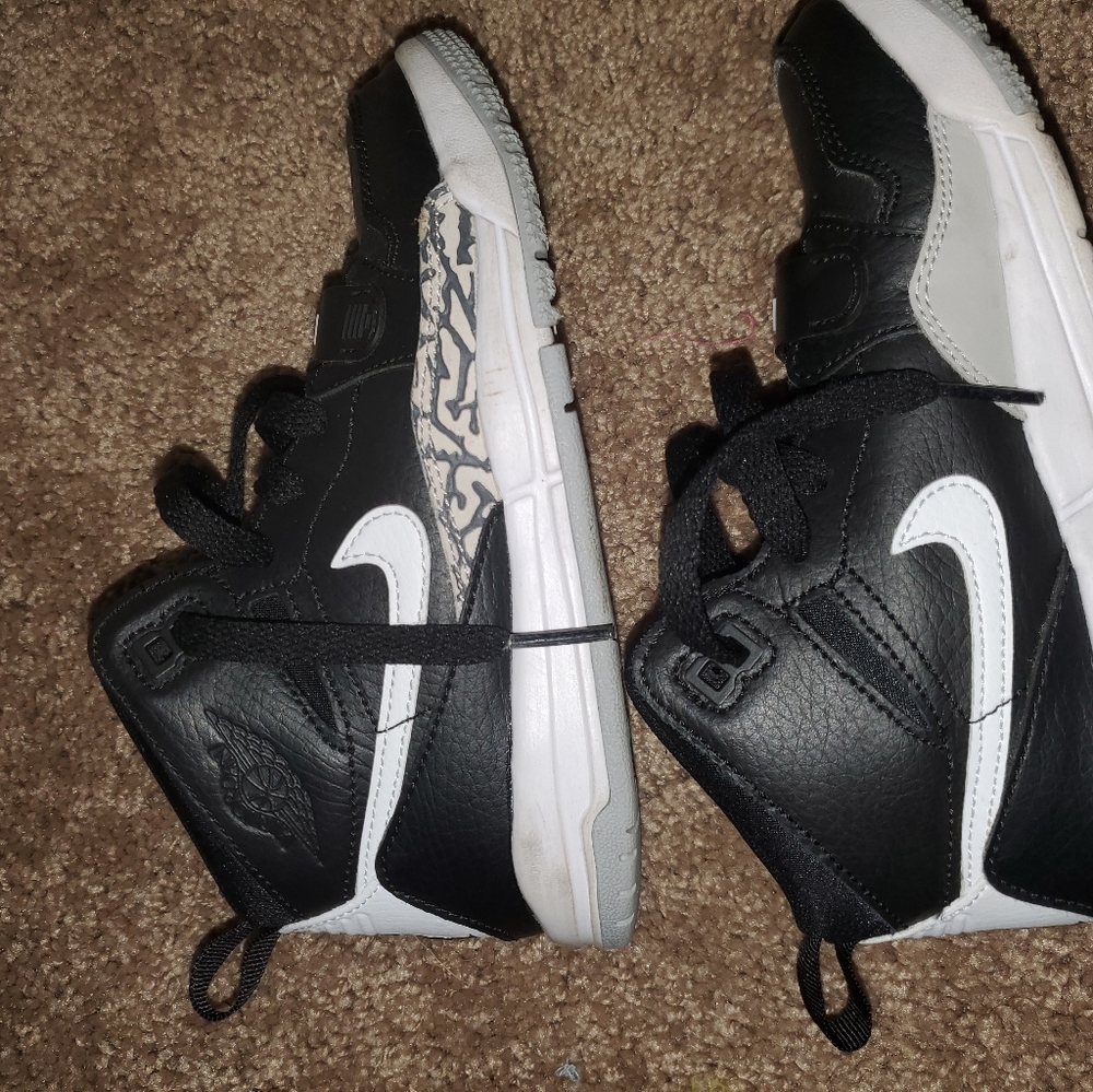 Girls basketball shows